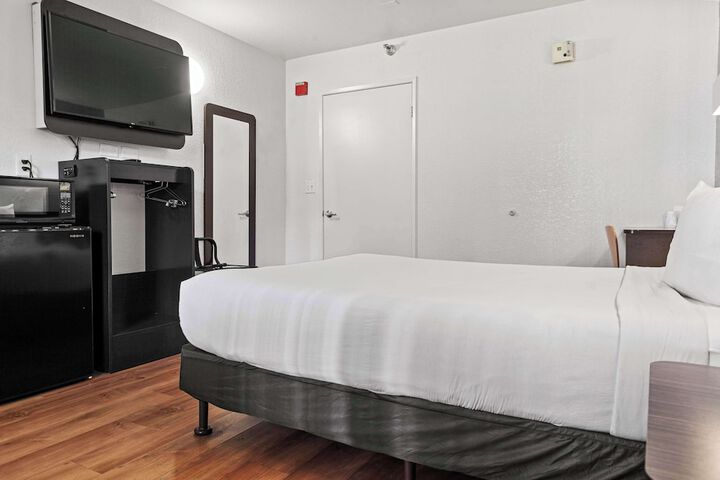 Room 22 of 34