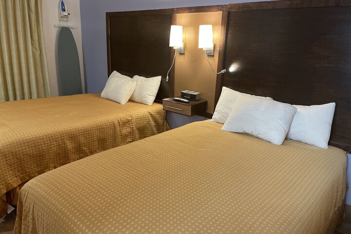 Room 6 of 28