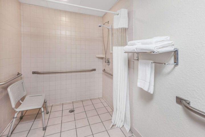 Room 7 of 36