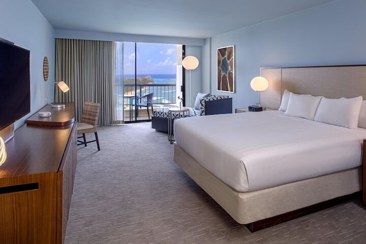 Hyatt Regency Waikiki Beach Resort & Spa