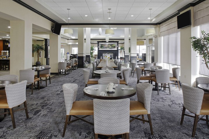 Dining 53 of 68