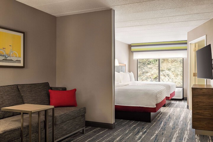 Room 10 of 29