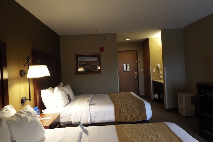 Room 52 of 61