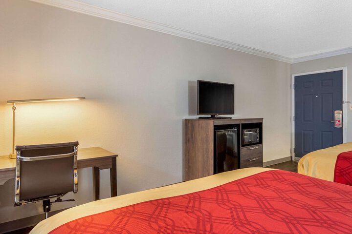 Room 7 of 26
