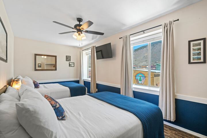 Room 43 of 47