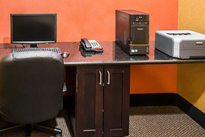 Business Center 102 of 103