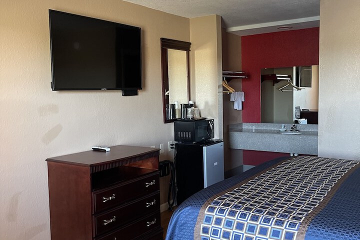 Room 25 of 32