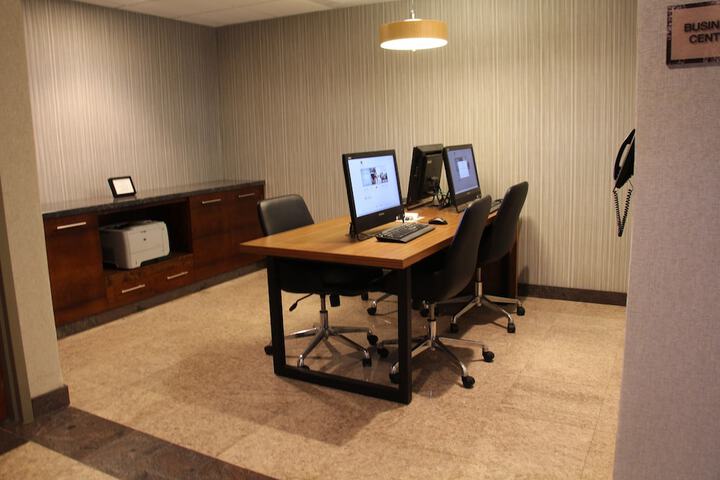 DoubleTree by Hilton Fresno Convention Center