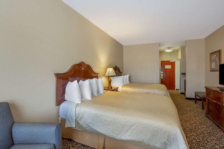 Room 7 of 33