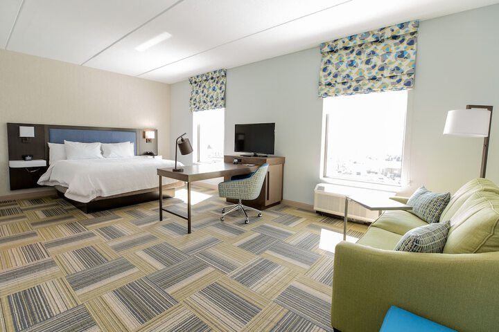 Hampton Inn & Suites Syracuse North Airport Area