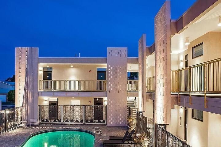 Pool 5 of 21