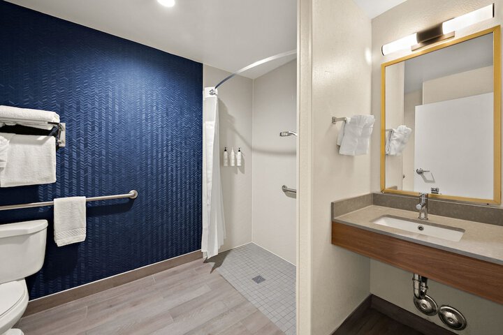 Room 25 of 52