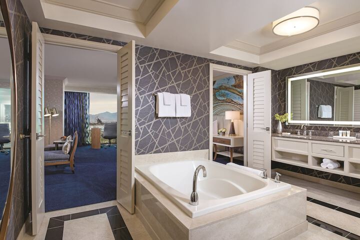 Mandalay Bay Resort & Casino