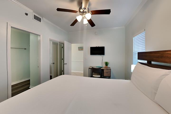 Room 21 of 27