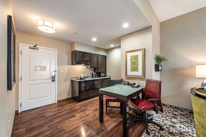 Homewood Suites by Hilton Oxnard / Camarillo
