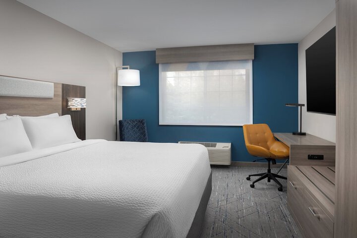 Room 13 of 51