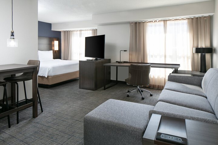 Room 26 of 38
