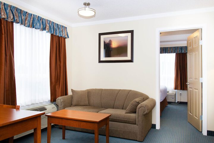 Room 11 of 40