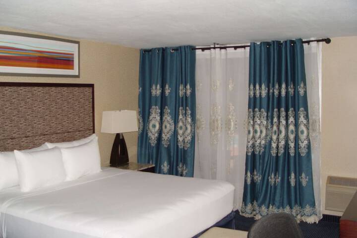Room 58 of 76