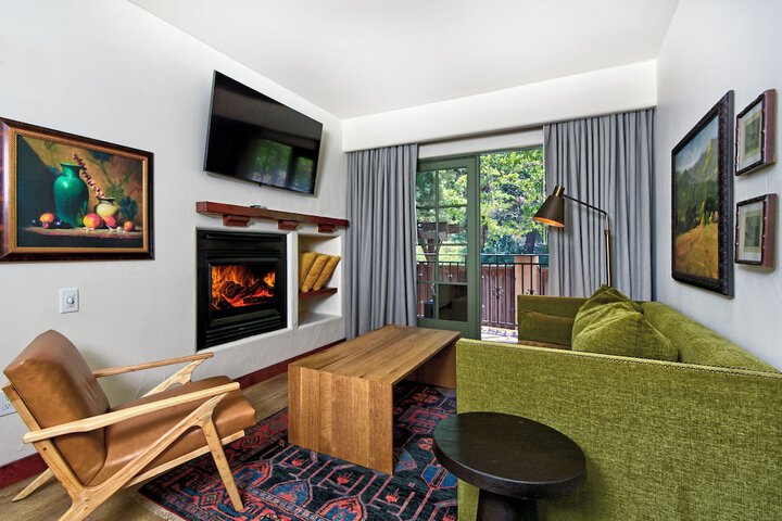 Room 27 of 68