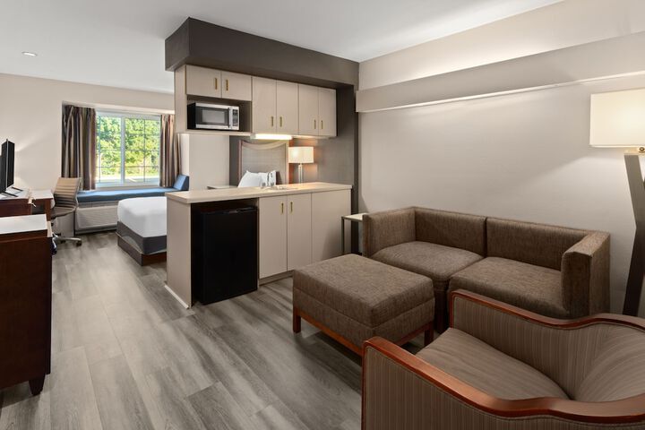 Americas Best Value Inn & Suites Racine