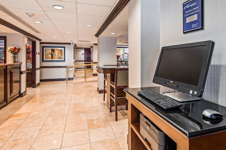 Business Center 23 of 23