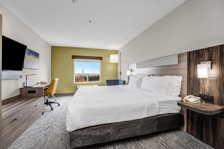 Room 33 of 68