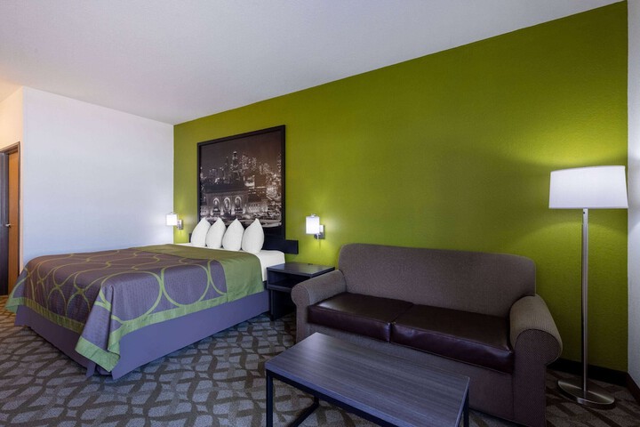 Room 22 of 38