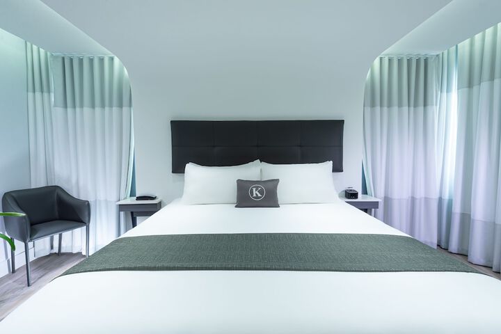 Room 42 of 81