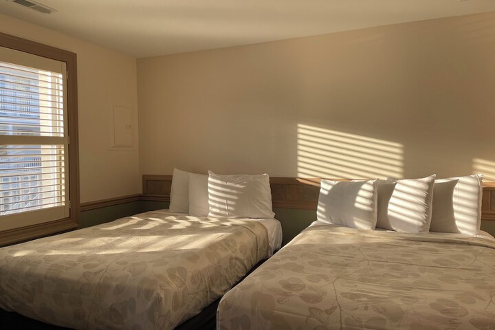 Room 80 of 185