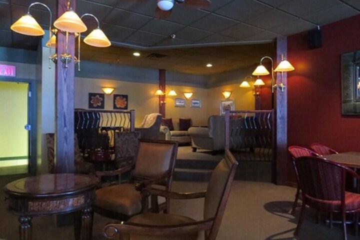 Lounge 38 of 40