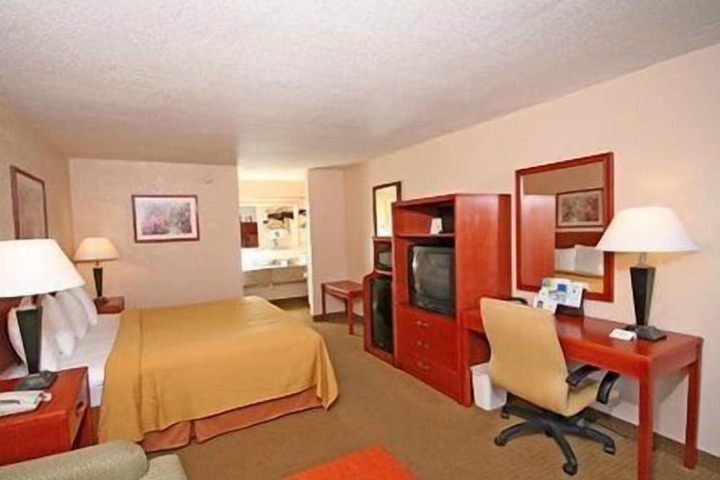Room 11 of 35