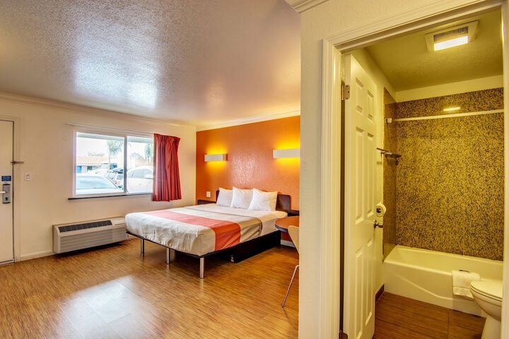 Room 29 of 31