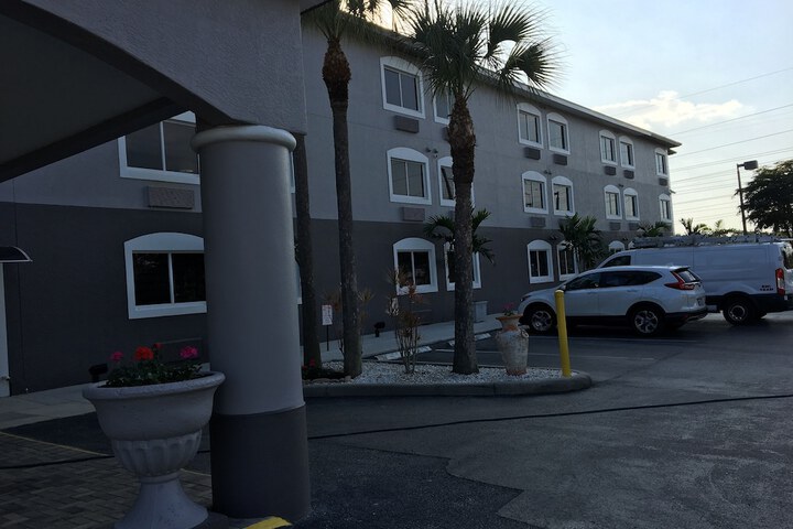Hotel 2 of 28