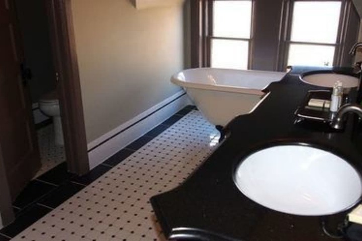 Room 60 of 102