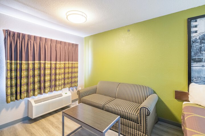 Room 100 of 132