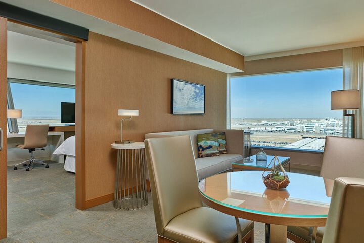 Room 32 of 82