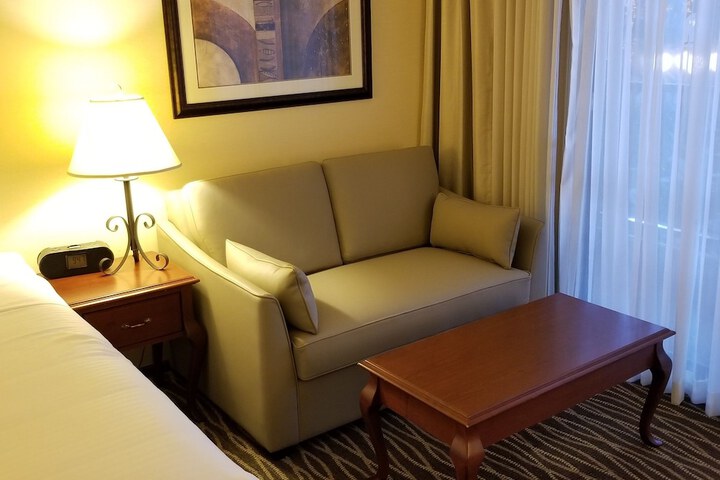 Room 22 of 111