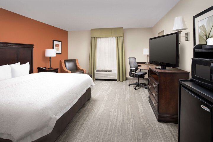 Room 6 of 25