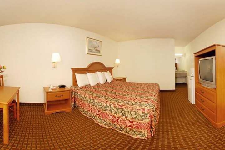 Room 14 of 33