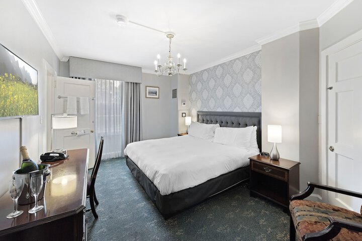 Room 41 of 76