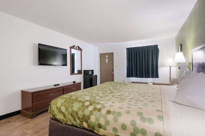 Room 16 of 30
