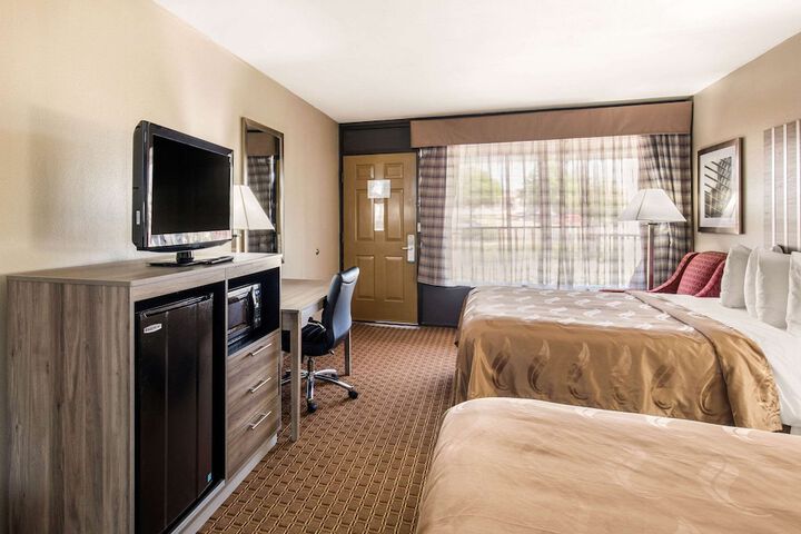 Quality Inn Paris