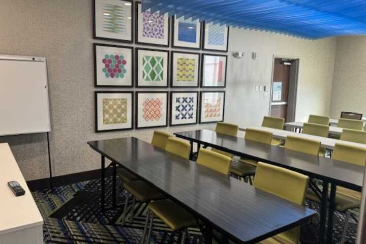 Holiday Inn Express & Suites Fort Worth North - Northlake by IHG