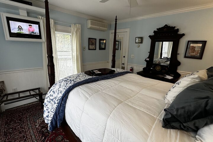 Room 63 of 200