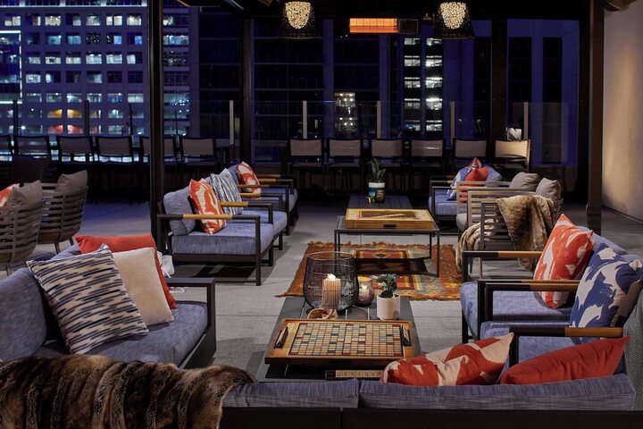 Lounge 46 of 51