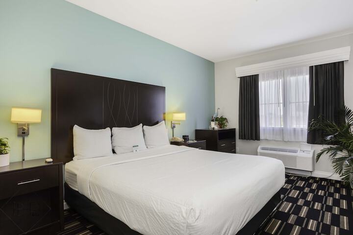 The Hotel Oceanside