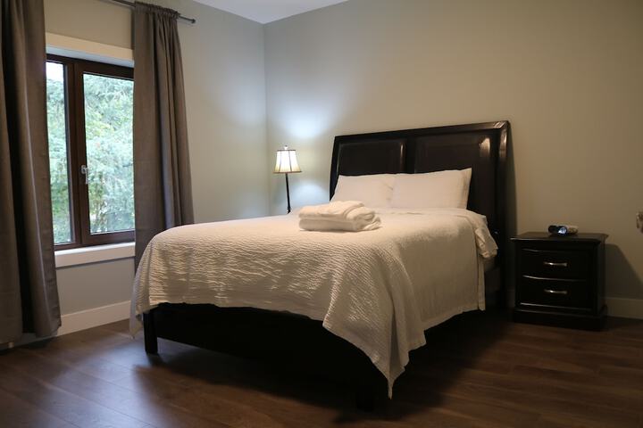 Room 30 of 34