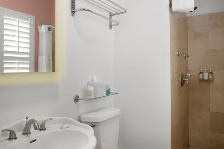 Room 20 of 77