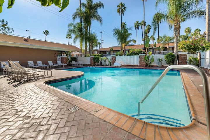 Pool 4 of 40